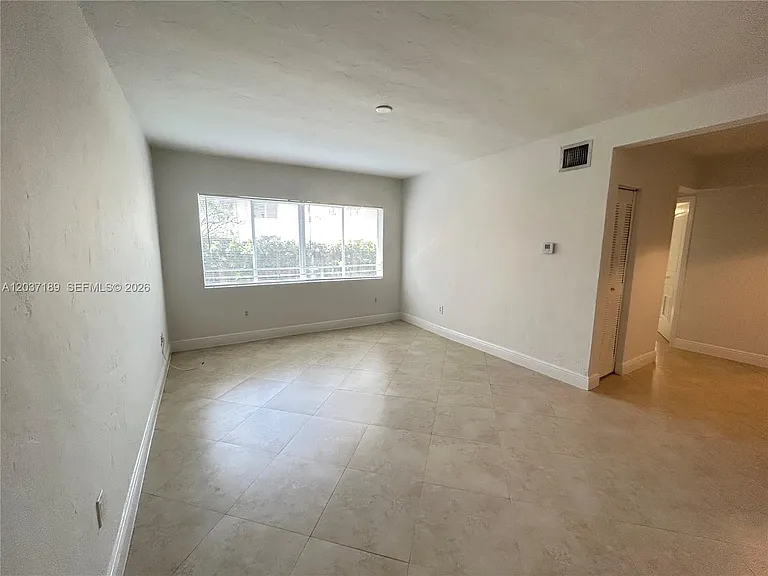 2880 Pine Tree Dr #5 — Photo 3