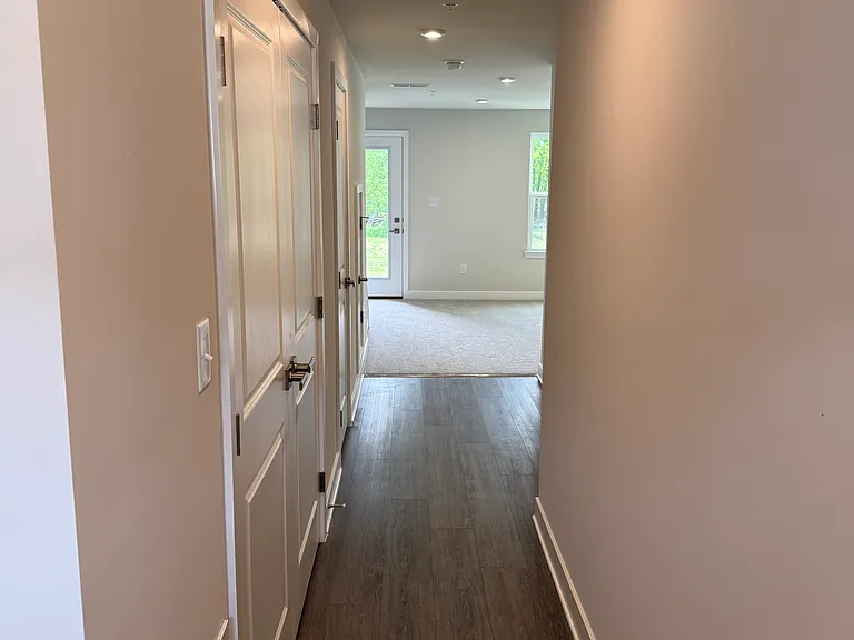 11 Foxwood Dr — Photo 4