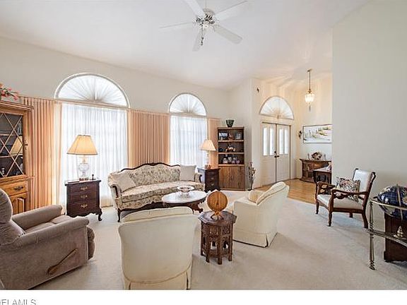 3rd image of 930 Hyacinth Ct