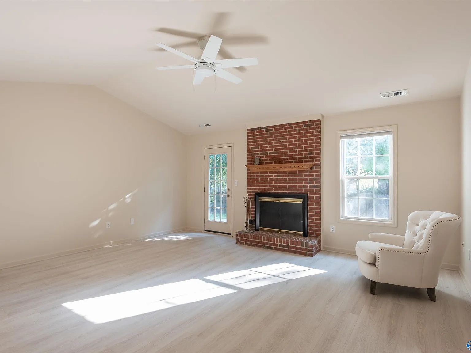 4 bed, 2.0 bath, 1680 sqft, $2,095 — Photo 4