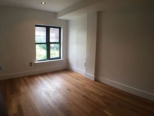 Rented by P Management | media 17