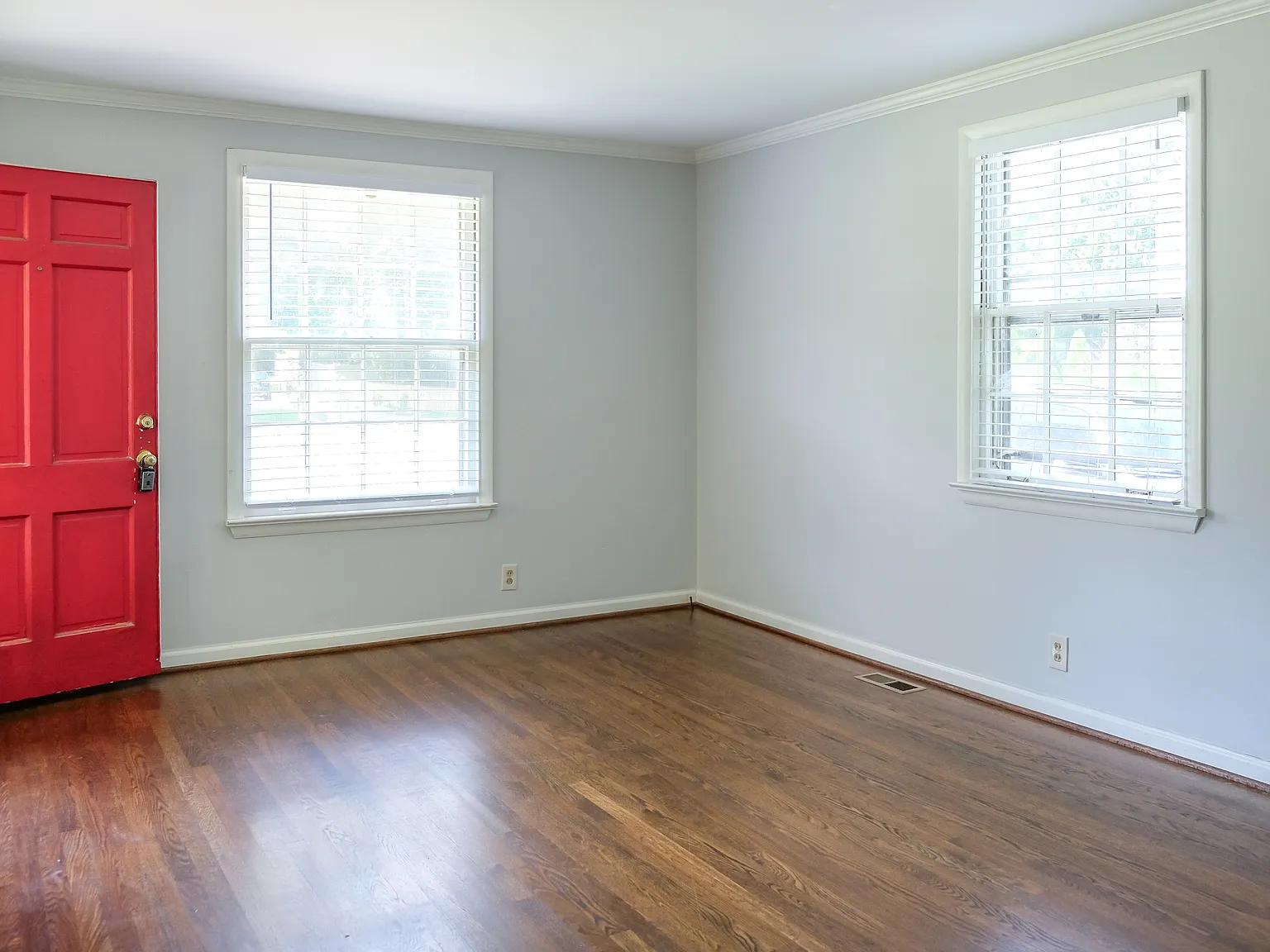 2 bed, 960 sqft, $1,550 — Photo 2