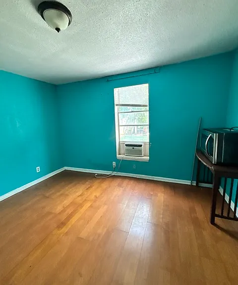 5006 Avenue M #1 — Photo 4
