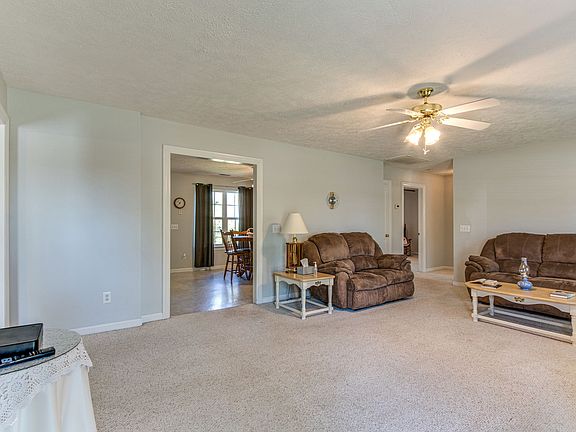 4th image of 1703 Hamilton Dr