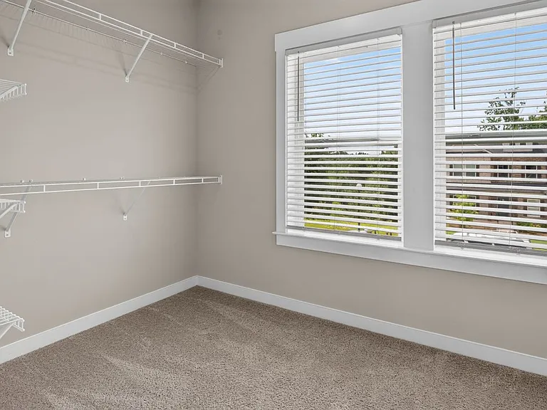 4787 Wellesley Dr — Photo 36