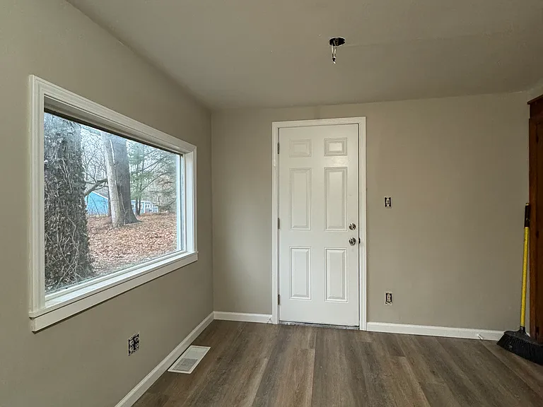 11491 Oak Rd #1 — Photo 4