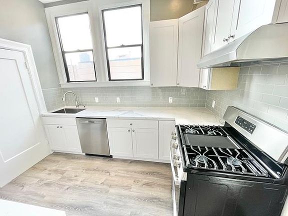 5th image of 1660 Mason St #9