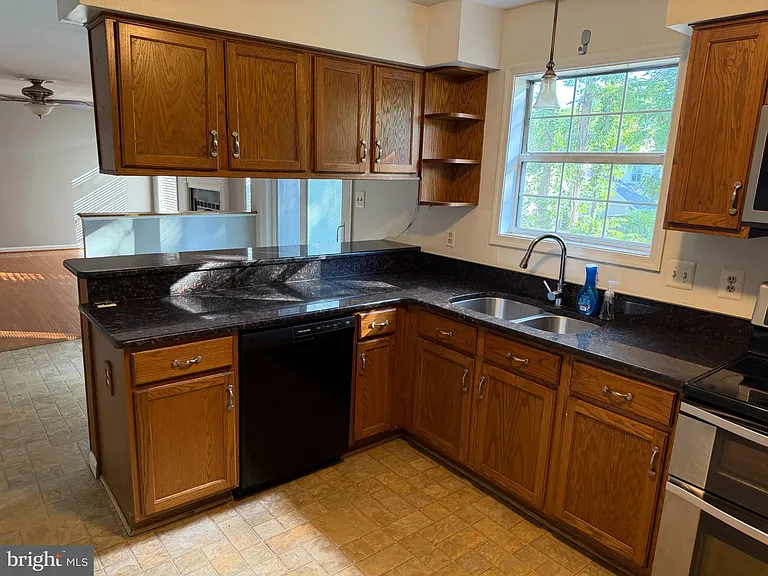 50 Dorothy Ln — Photo 10
