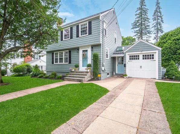 70 Whitney Ridge Terrace, North Haven, CT 06473