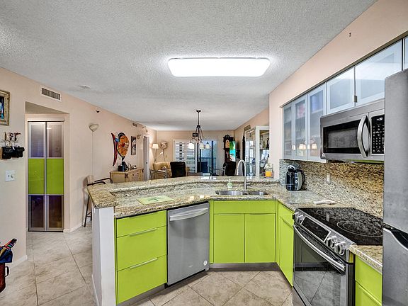 4th image of 2221 Cypress Island Drive #403