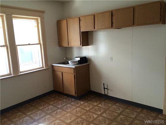 4th image of 112 Woodside Ave