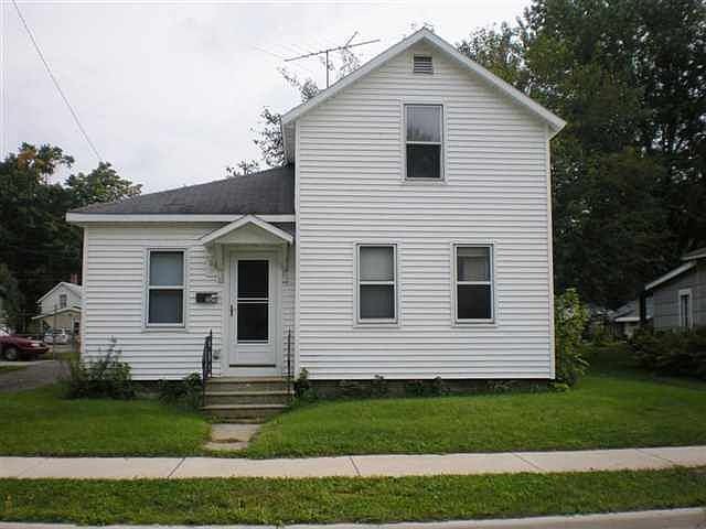 1st image of 1129 Center St