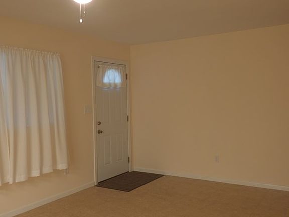2nd image of 302 N Bowie St