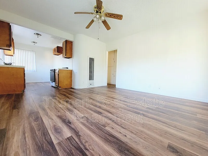 1 bed, 1.0 bath, $1,800 — Photo 2
