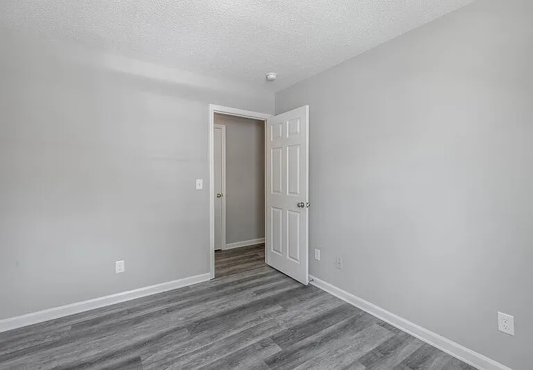 1801 S Lyerly St #MAIN HOUSE — Photo 19