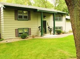 4820 Highcrest Dr, Excelsior, MN 55331