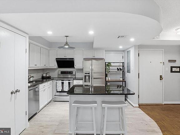 5th image of 1101 S Arlington Ridge Rd APT 201