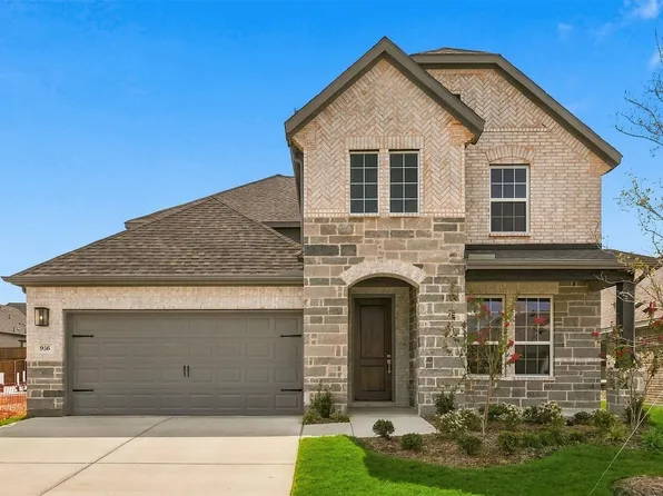 936 Alberta Spruce Rd, Fort Worth, TX 76247