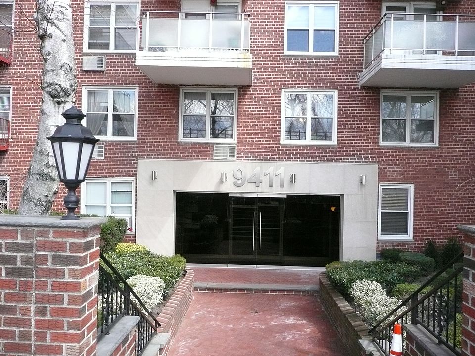 Building front facade