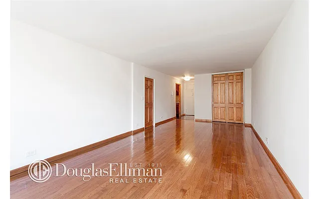 Rented by Douglas Elliman | media 14