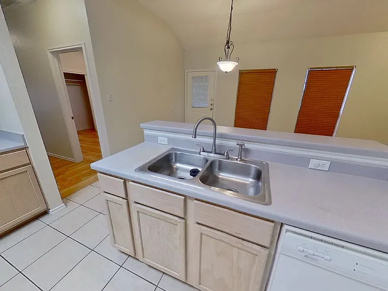 1705 Constantino Cir #B — Photo 2