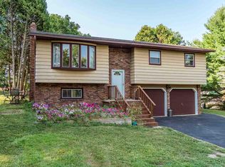 1050 Tinkham Trl, Baraboo, WI 53913