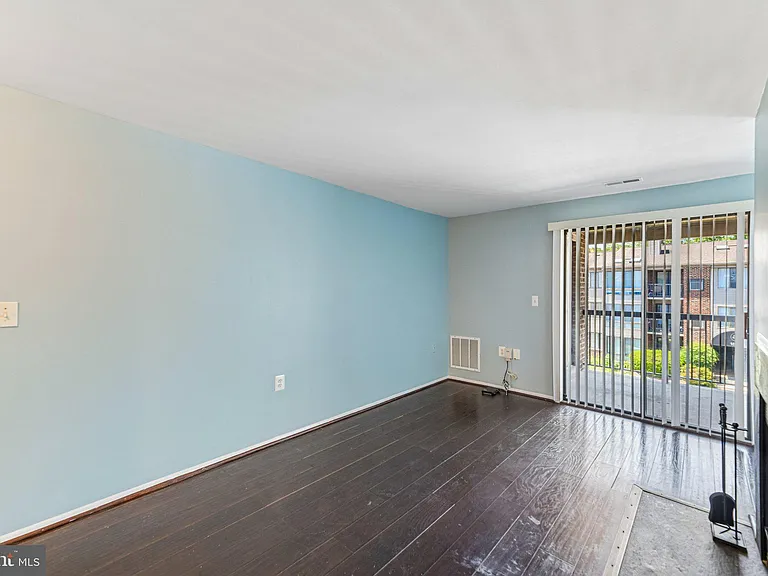 18131 Chalet Dr #301 — Photo 13