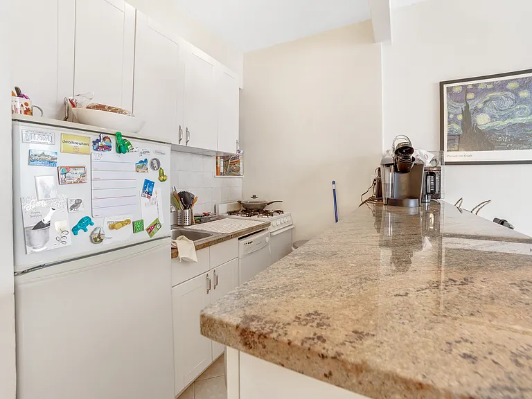 515 E 88th St #4C — Photo 3