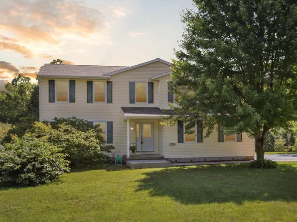 1099 Frontier Ln, Allegan, MI 49010