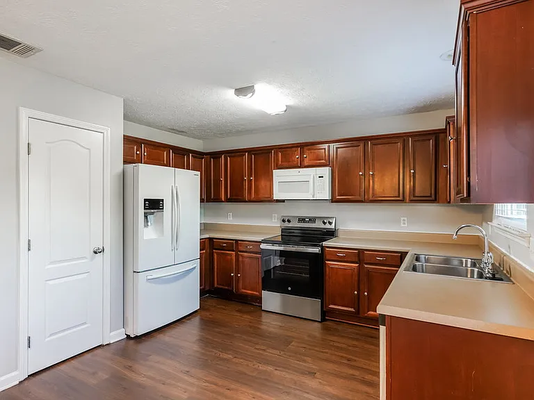 2809 Windcrest Trl — Photo 7