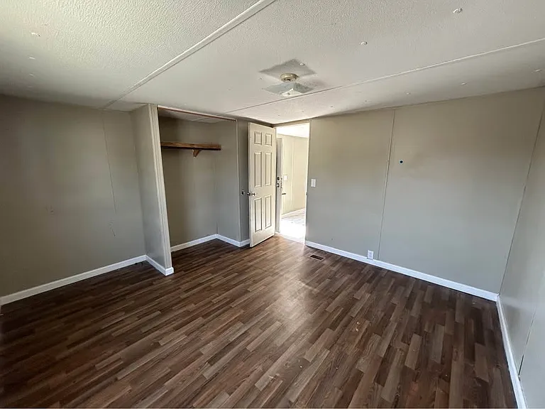 309 Reid Ct — Photo 4