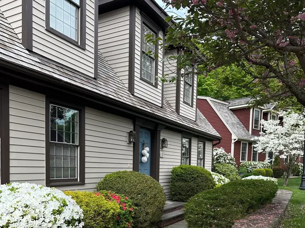 9 Hill View Lane, Woodbury, CT 06798