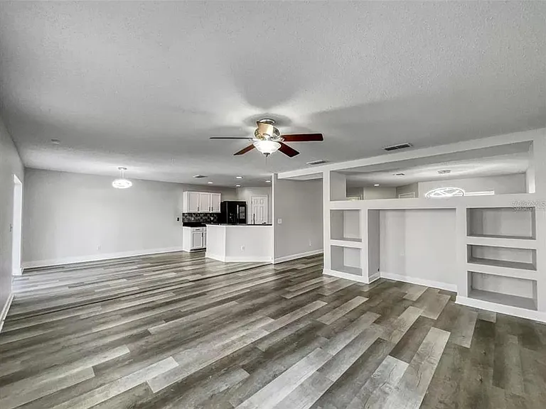 163 Rona Ln — Photo 3