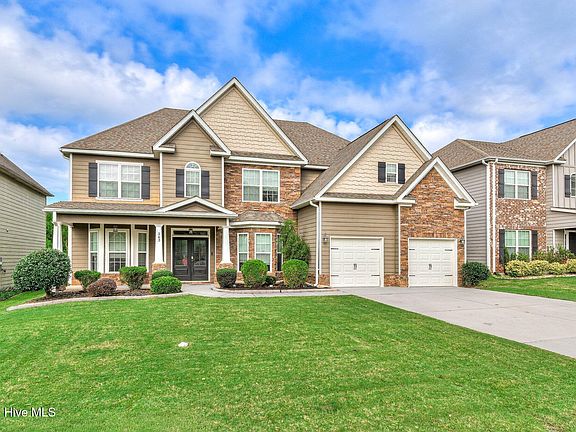 3rd image of 343 Bella Rose Drive