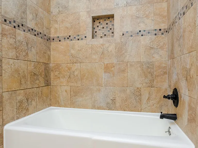 3406 Hastings Dr — Photo 15