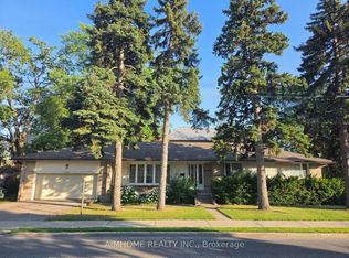 25 Burbank Dr, Toronto, ON M2K1M7