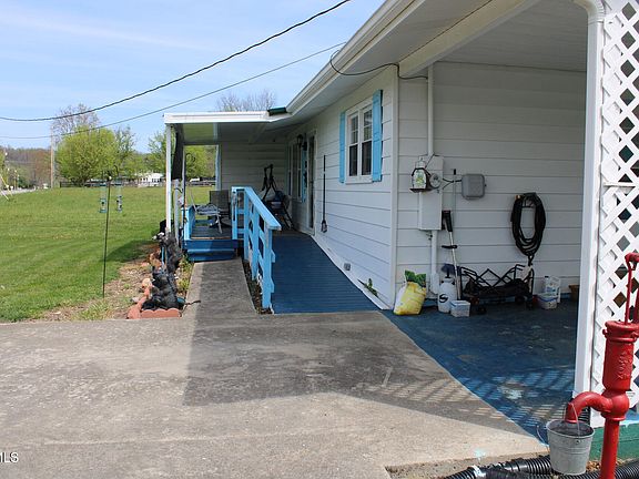 4th image of 574 Bailey St