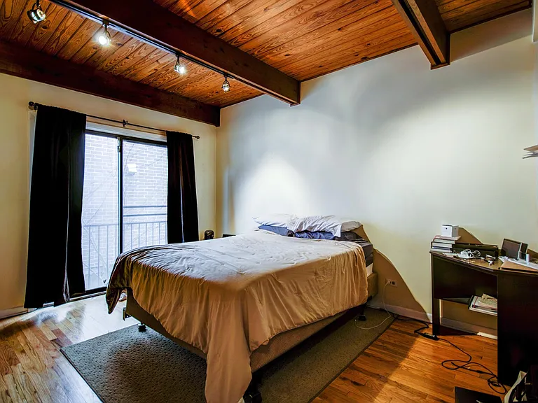 2830 N Burling St #D — Photo 10