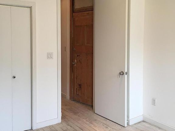 2nd image of 1519 Dekalb Ave #1B