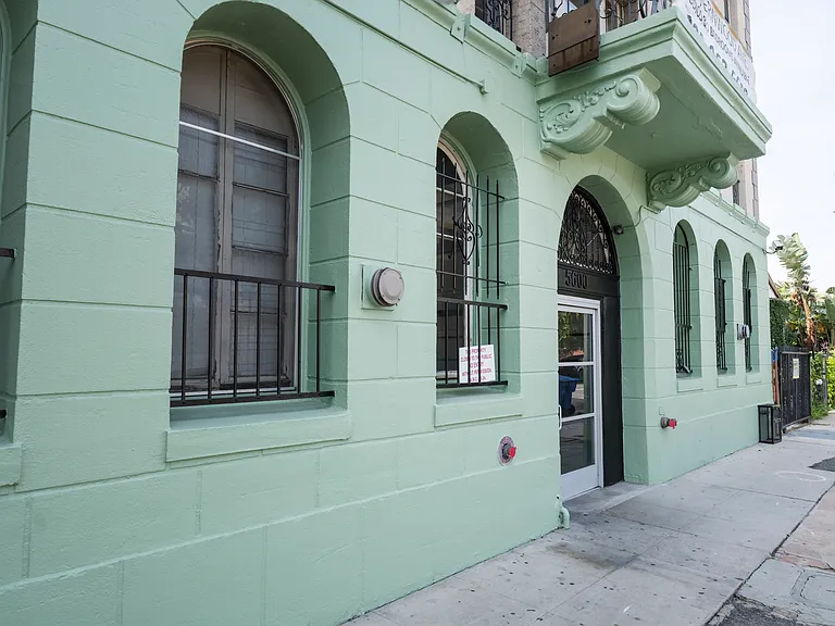 Fernwood Lofts — Photo 1