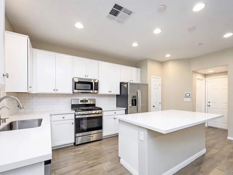 5039 Tranquil View St — Photo 55