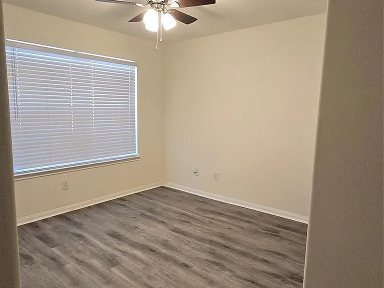 1823 Creegan Park Ct — Photo 12