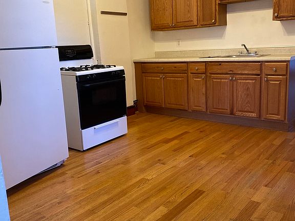 3rd image of 719 S Western Ave APT 2R