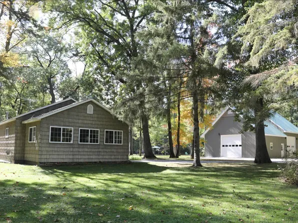 3176 E Beaver Rd, Bay City, MI 48706