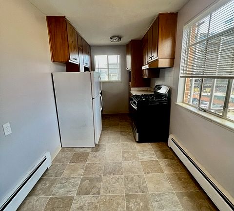 5th image of 800 Dexter St APT 307