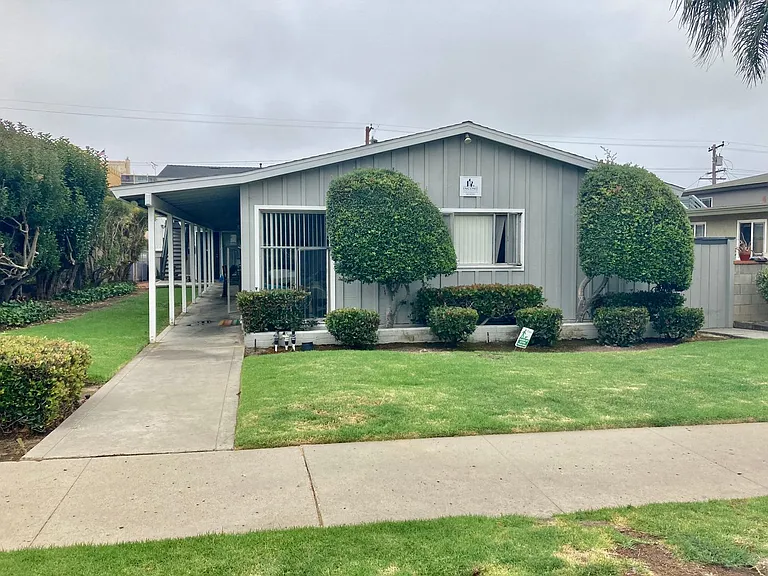 1 Bed/1 Bath Pacific Beach — Photo 2