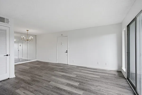 1 bed, 715 sqft, $1,250 — Photo 3