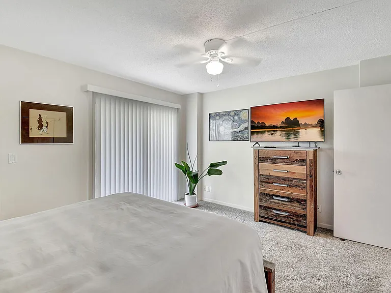 7185 Huntington Ln #301 — Photo 9