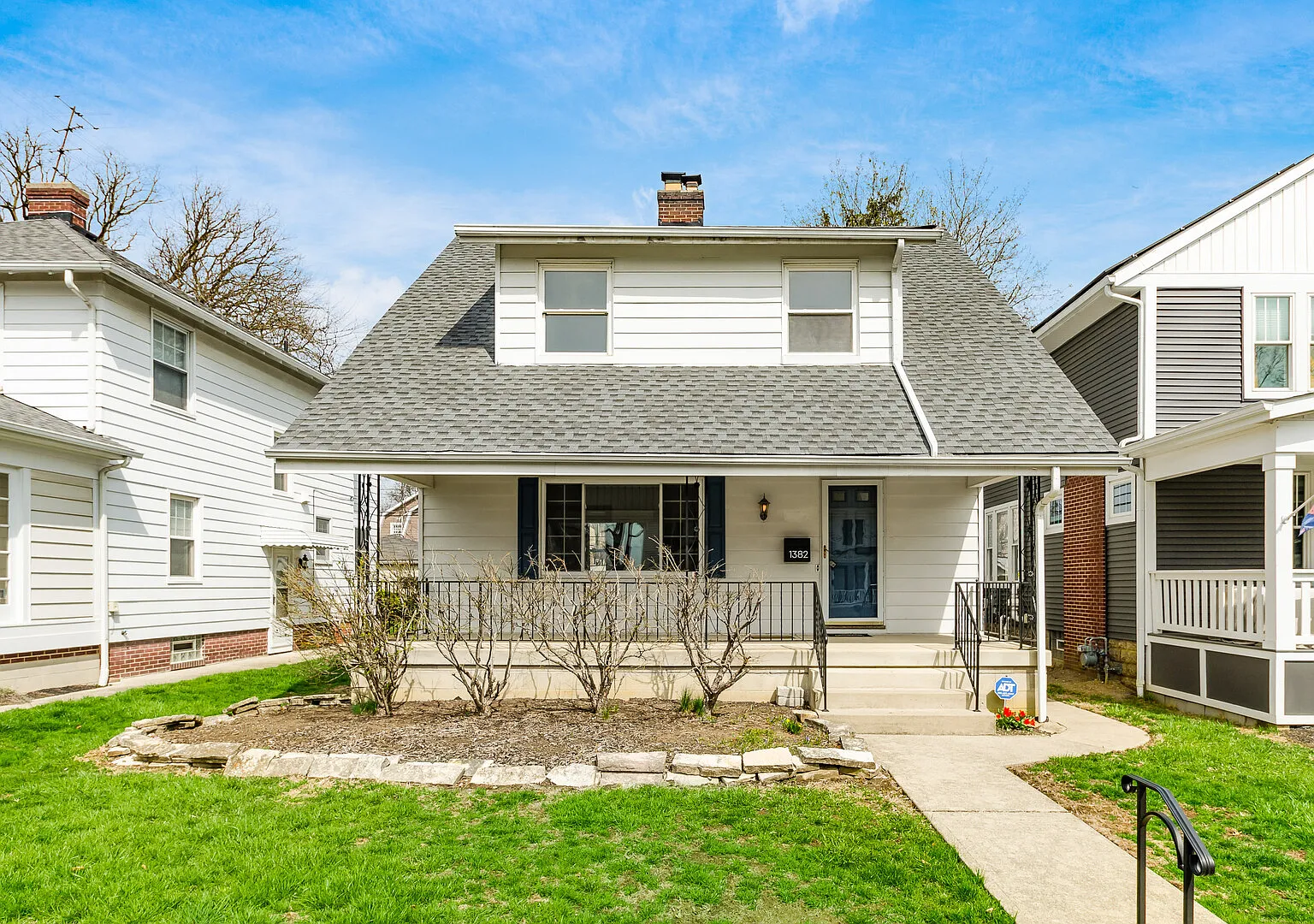 1382 Mulford Rd — Photo 1