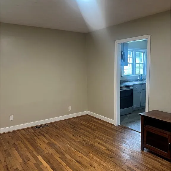 217 N Carolina Ave — Photo 2